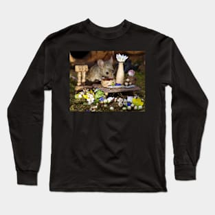 George the mouse in a log pile house - Spring flowers Long Sleeve T-Shirt